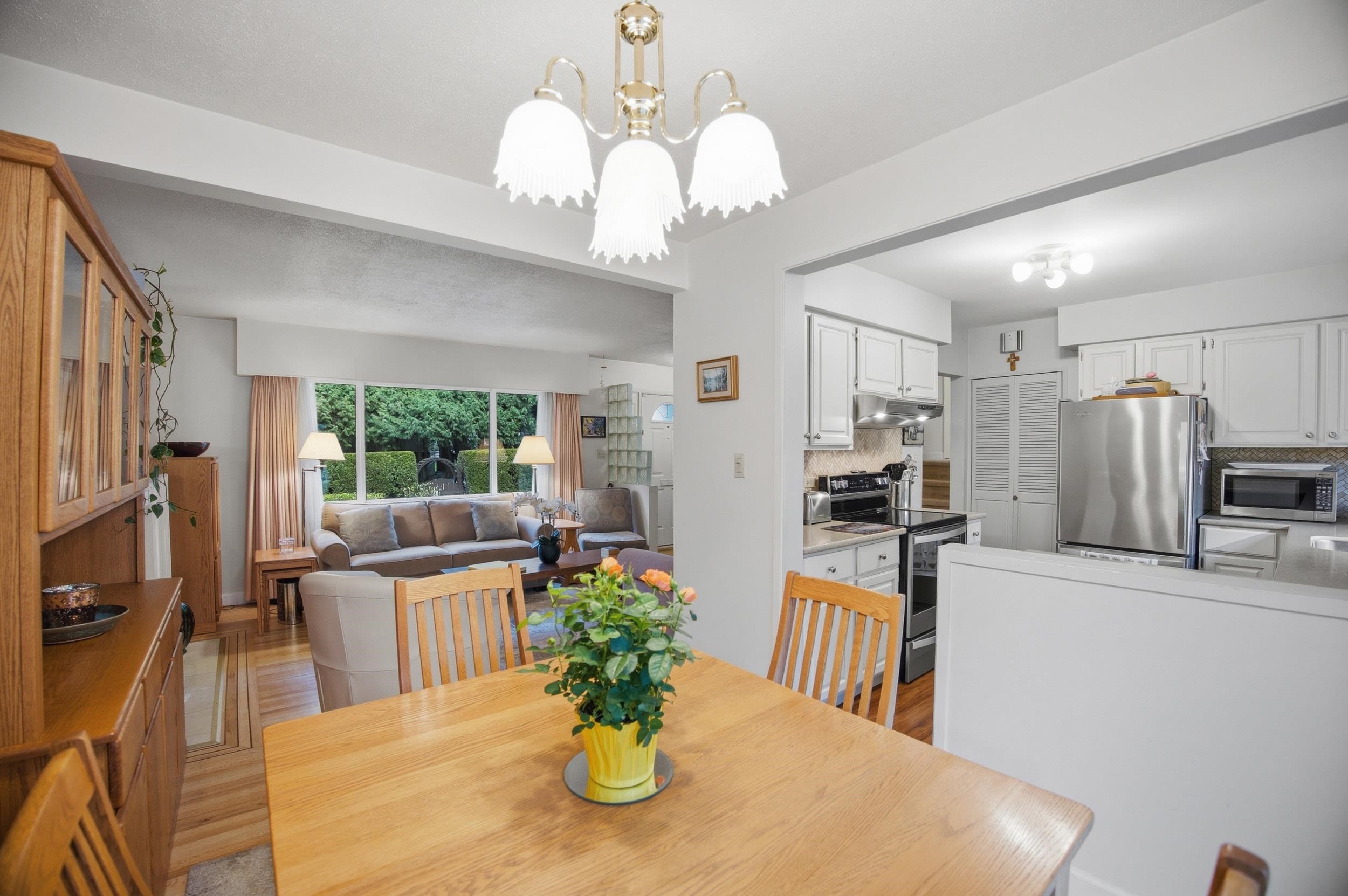 1852 Larson Road, North Vancouver, BC