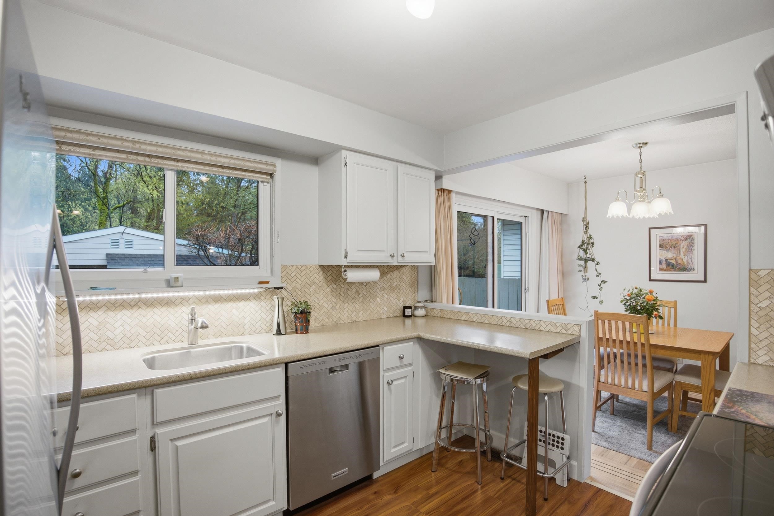 1852 Larson Road, North Vancouver, BC