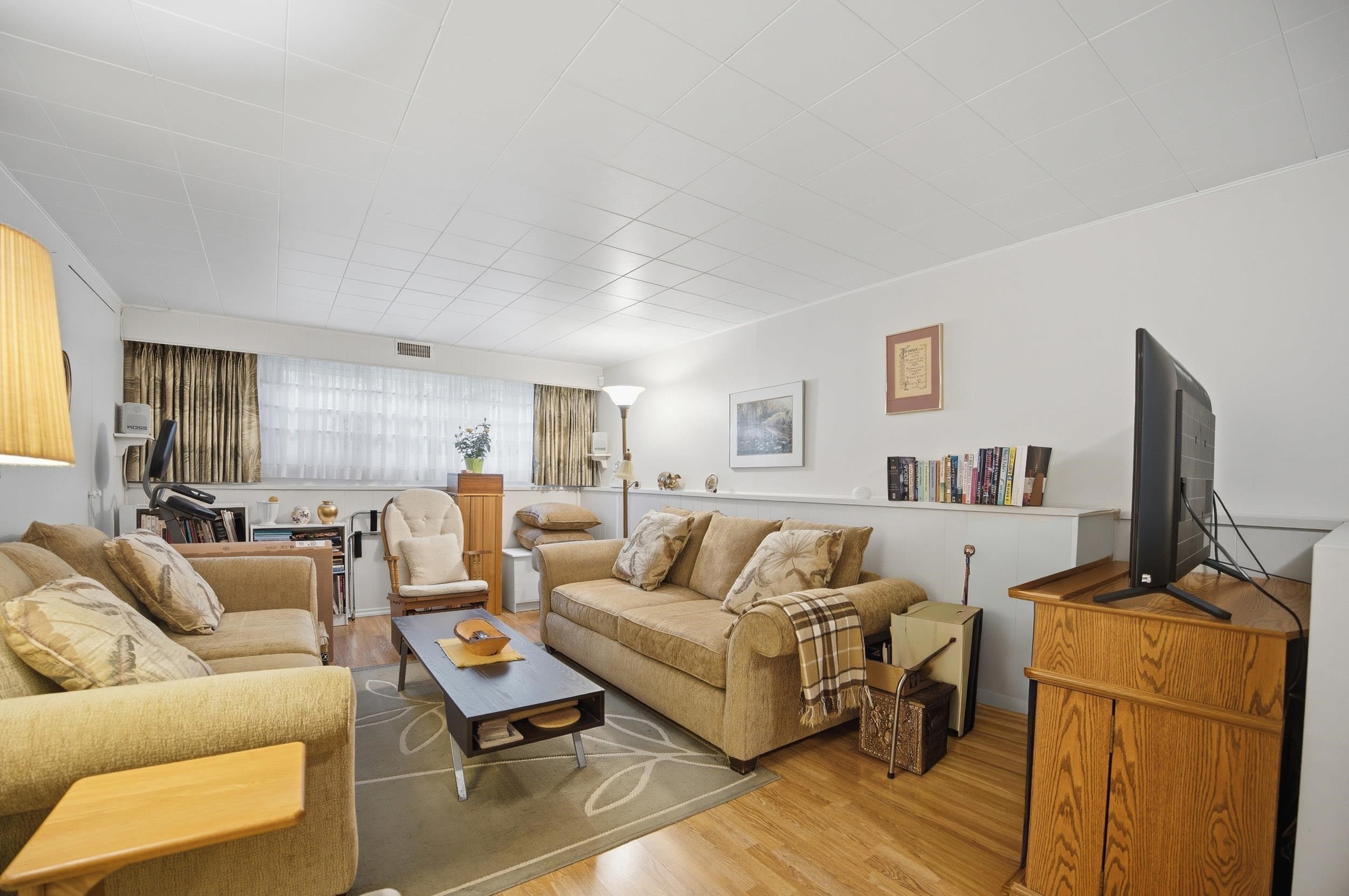 1852 Larson Road, North Vancouver, BC