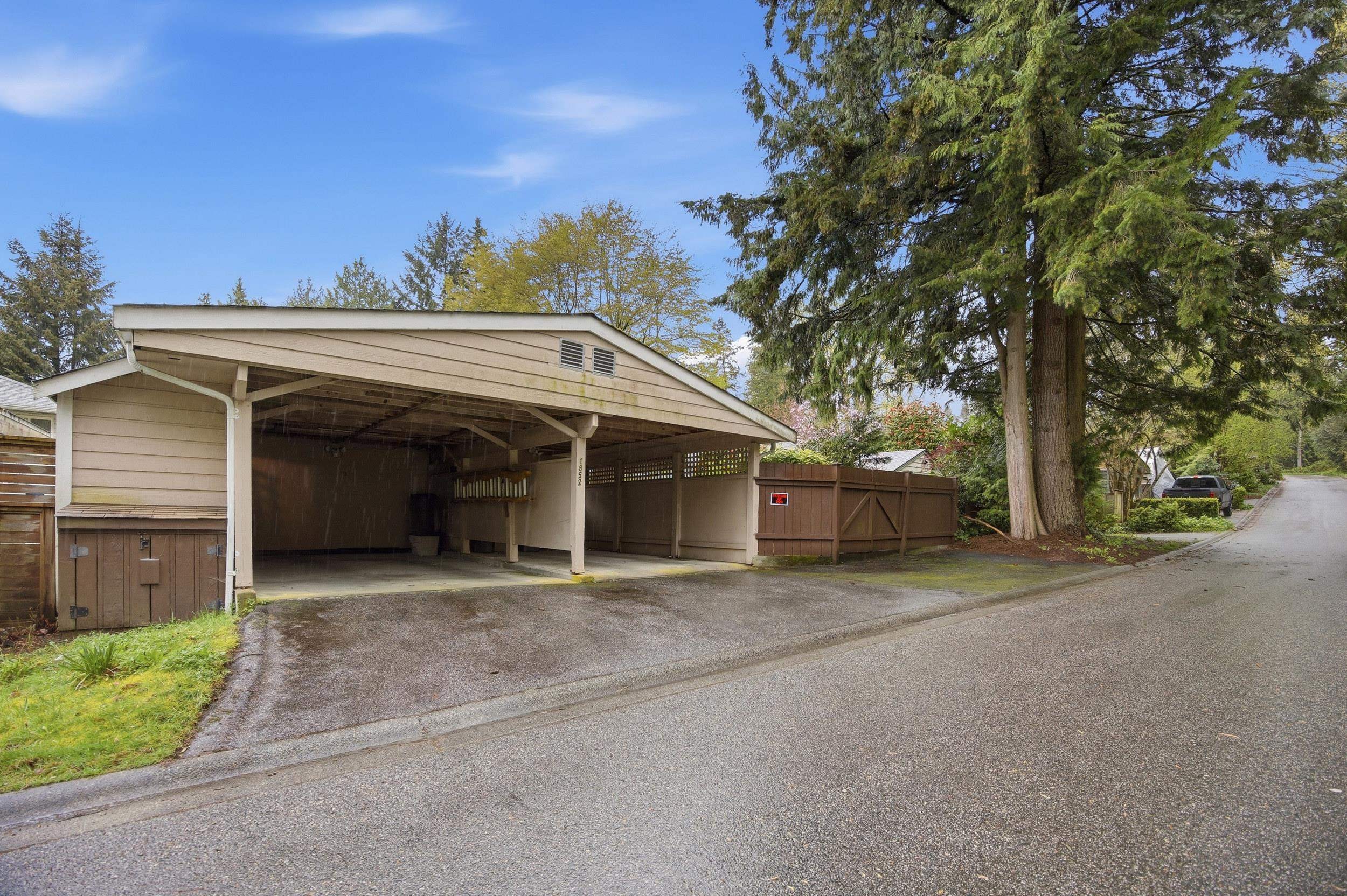 1852 Larson Road, North Vancouver, BC