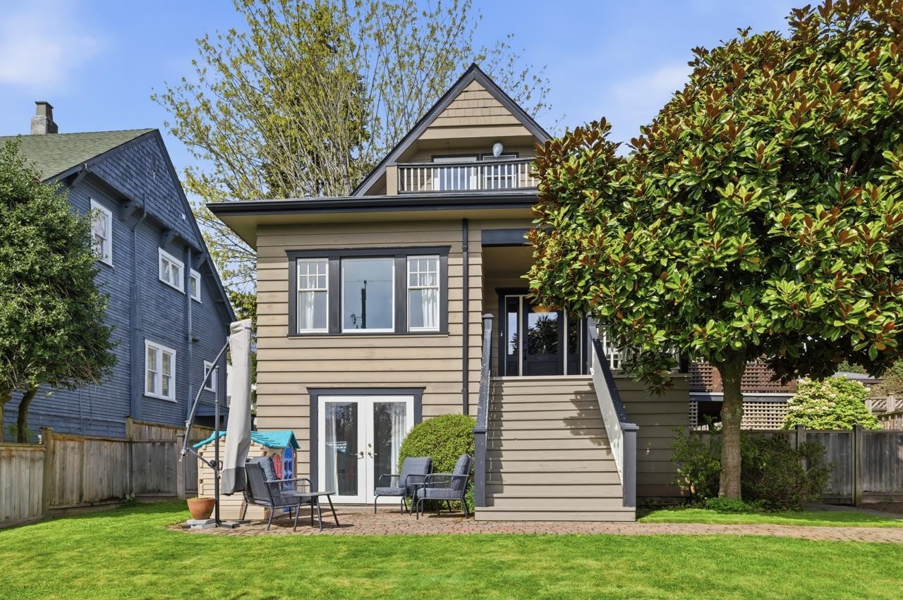 424 Keith Road E, North Vancouver, BC