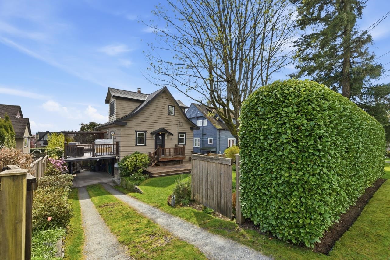 424 Keith Road E, North Vancouver, BC