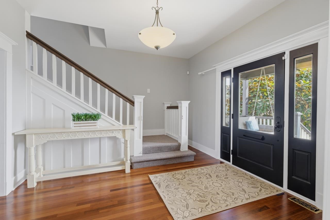 424 Keith Road E, North Vancouver, BC