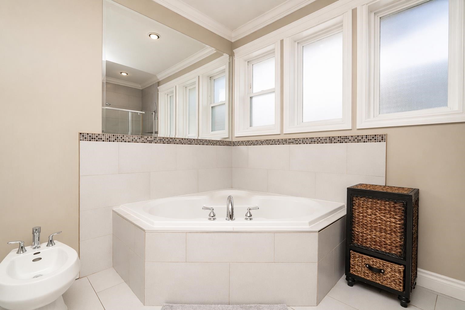 1935 Brunette Avenue, Coquitlam, BC