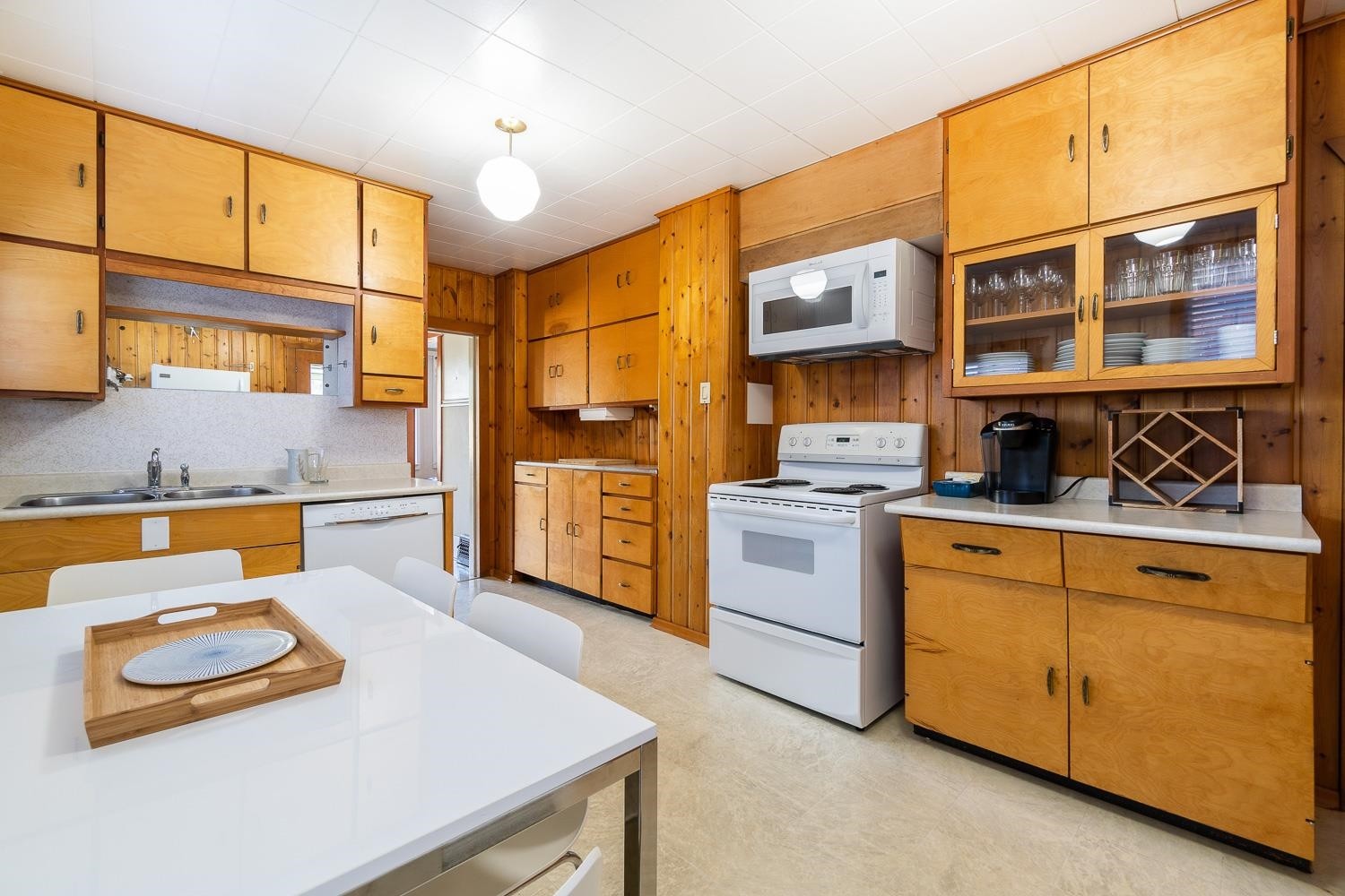 498 5Th Avenue E, Vancouver, BC