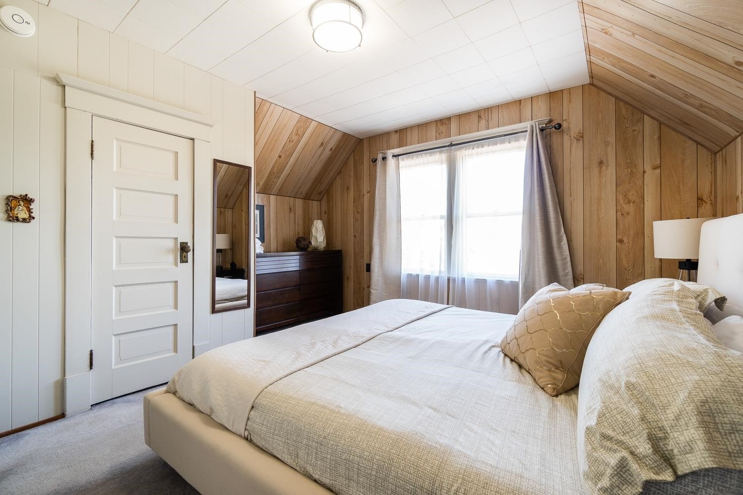 498 5Th Avenue E, Vancouver, BC