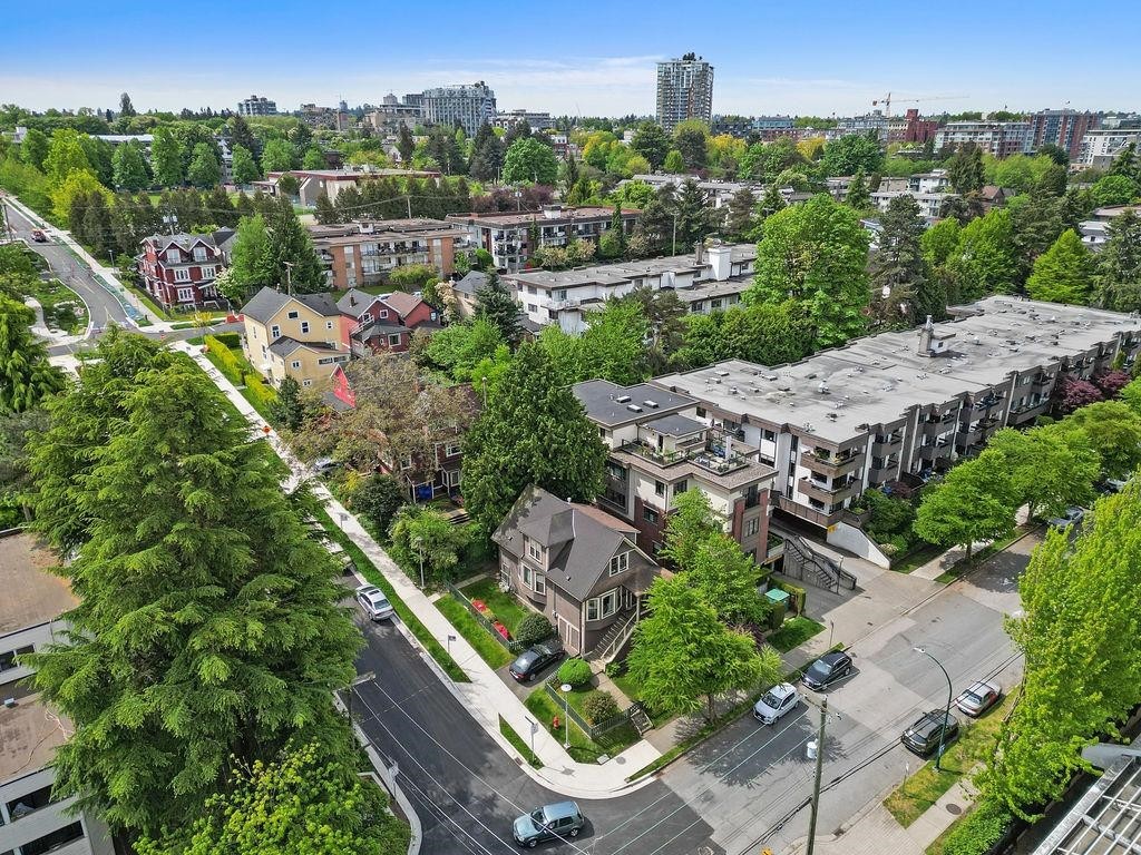 498 5Th Avenue E, Vancouver, BC