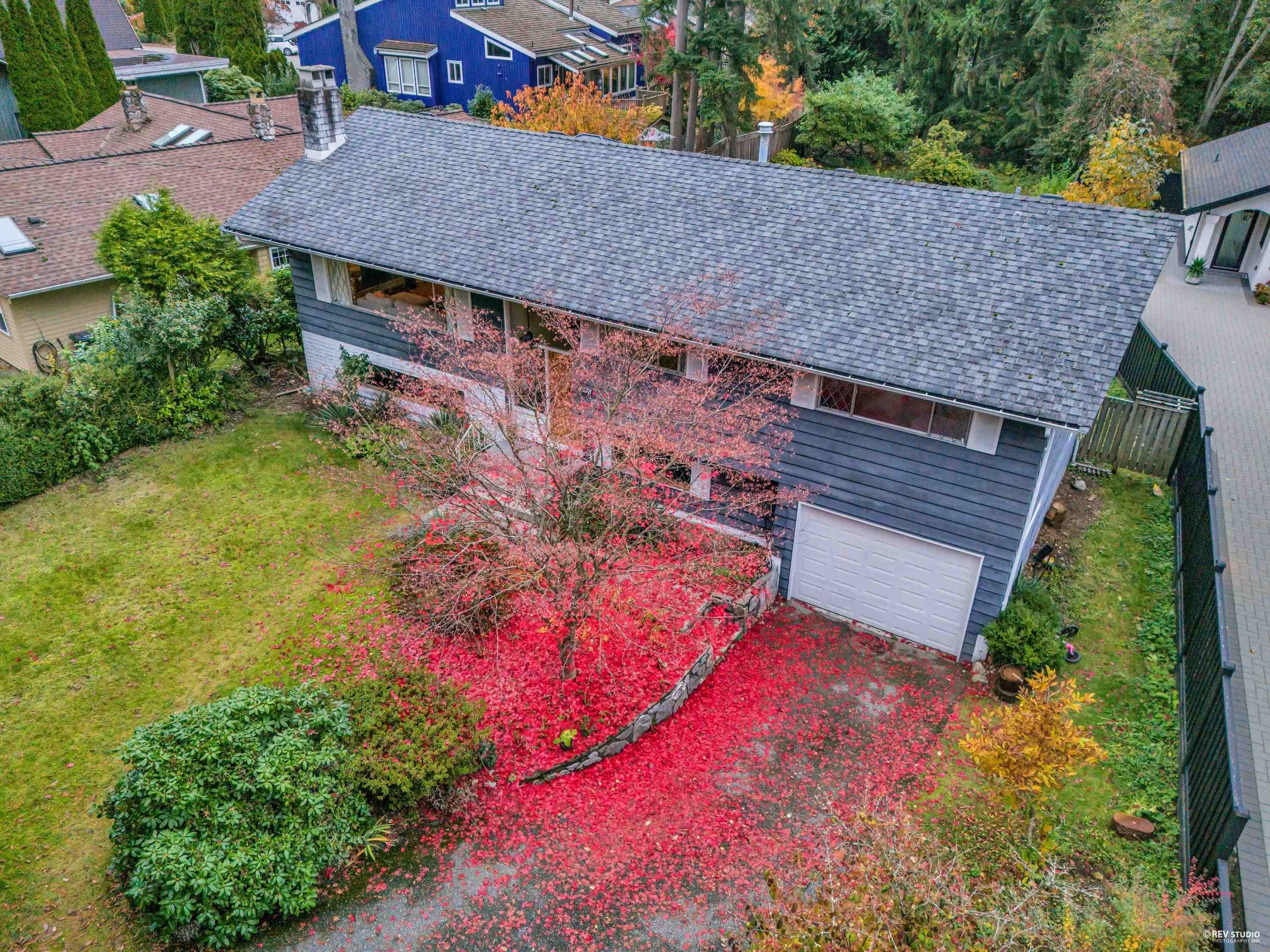4578 Capilano Road, North Vancouver, BC