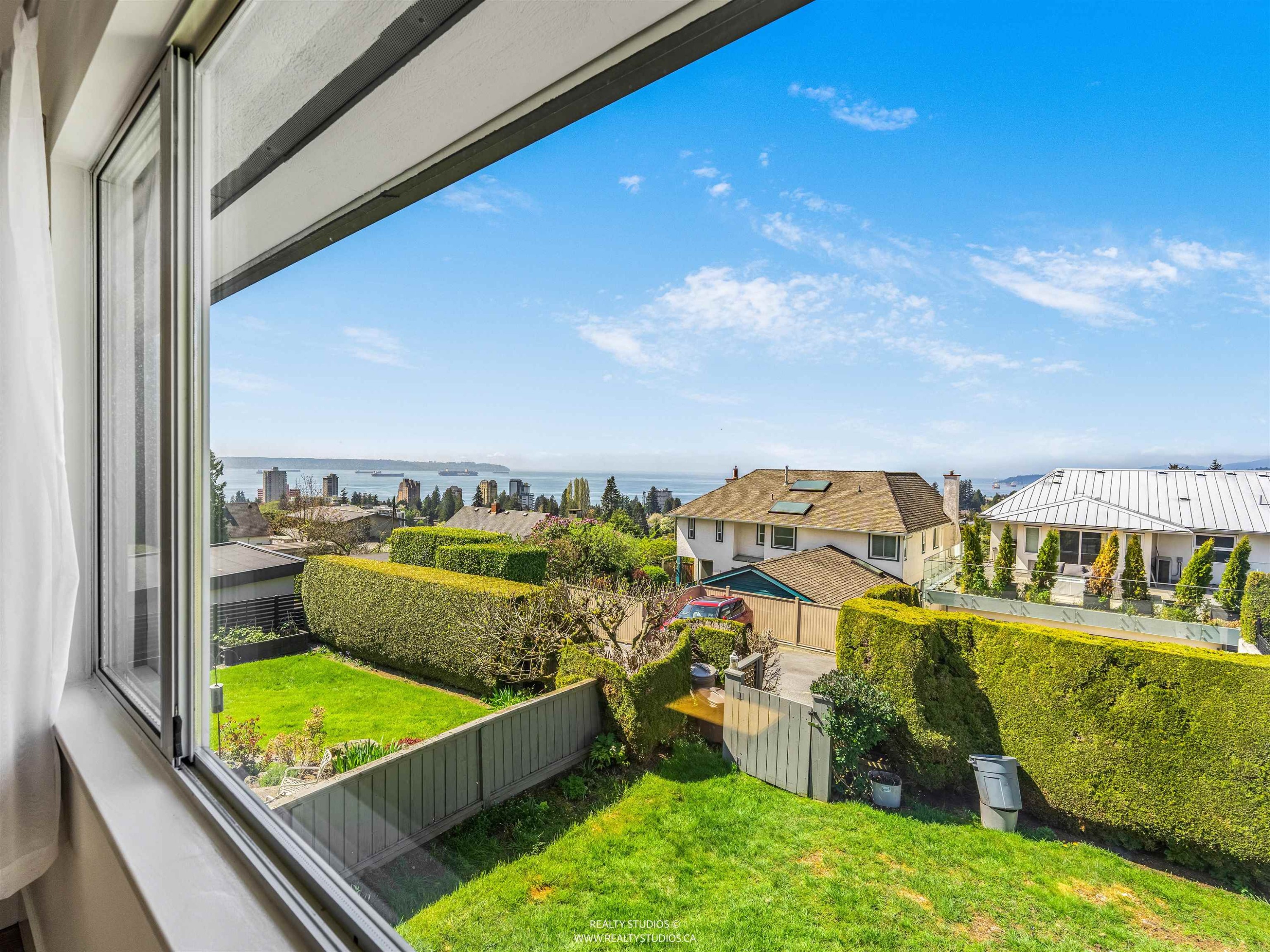 1405 20Th Street, West Vancouver, BC