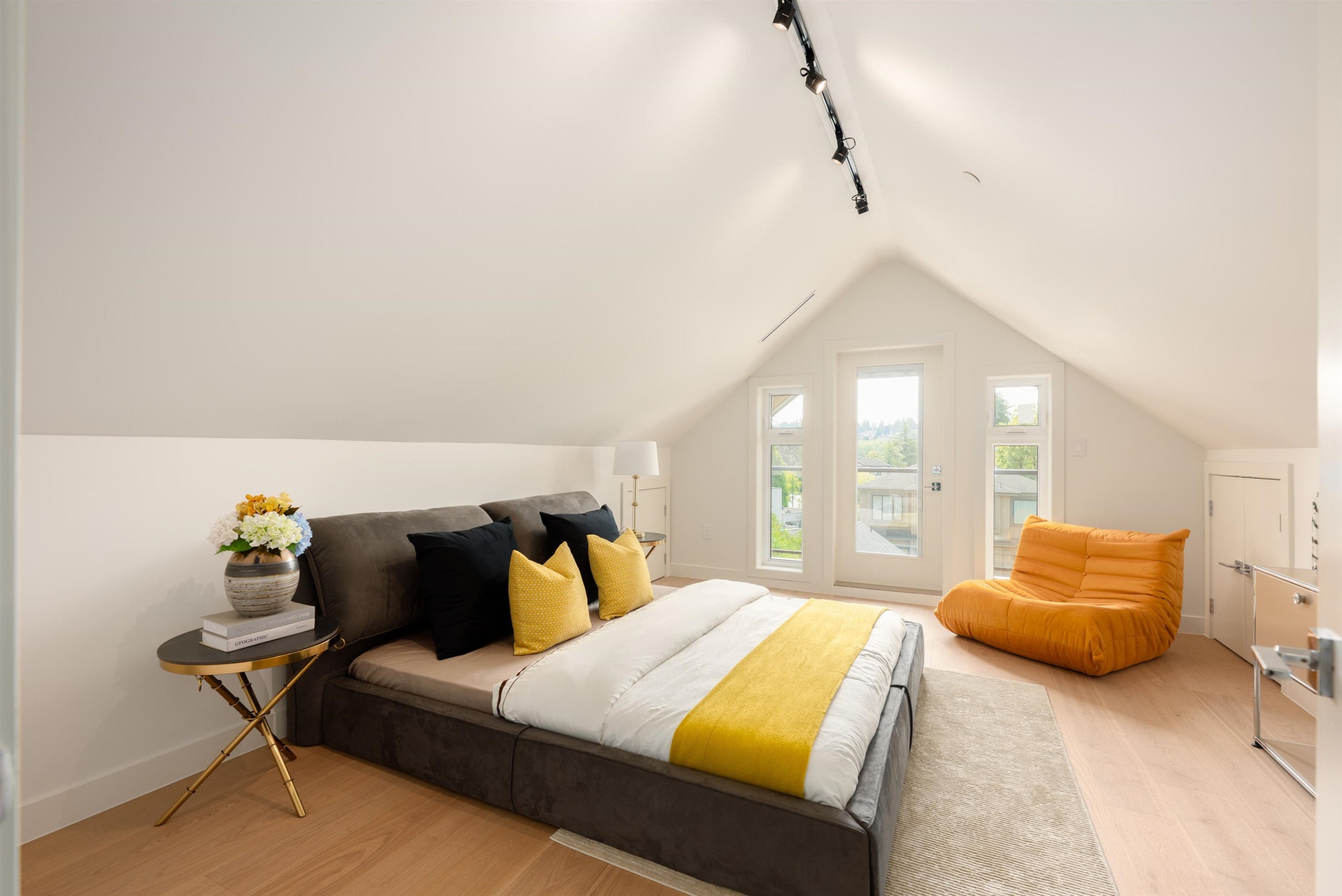 2020 Nanton Avenue, West Vancouver, BC