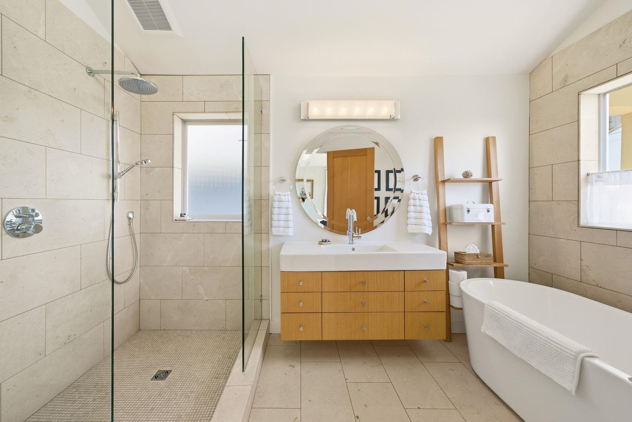 1181 Keith Road, West Vancouver, BC