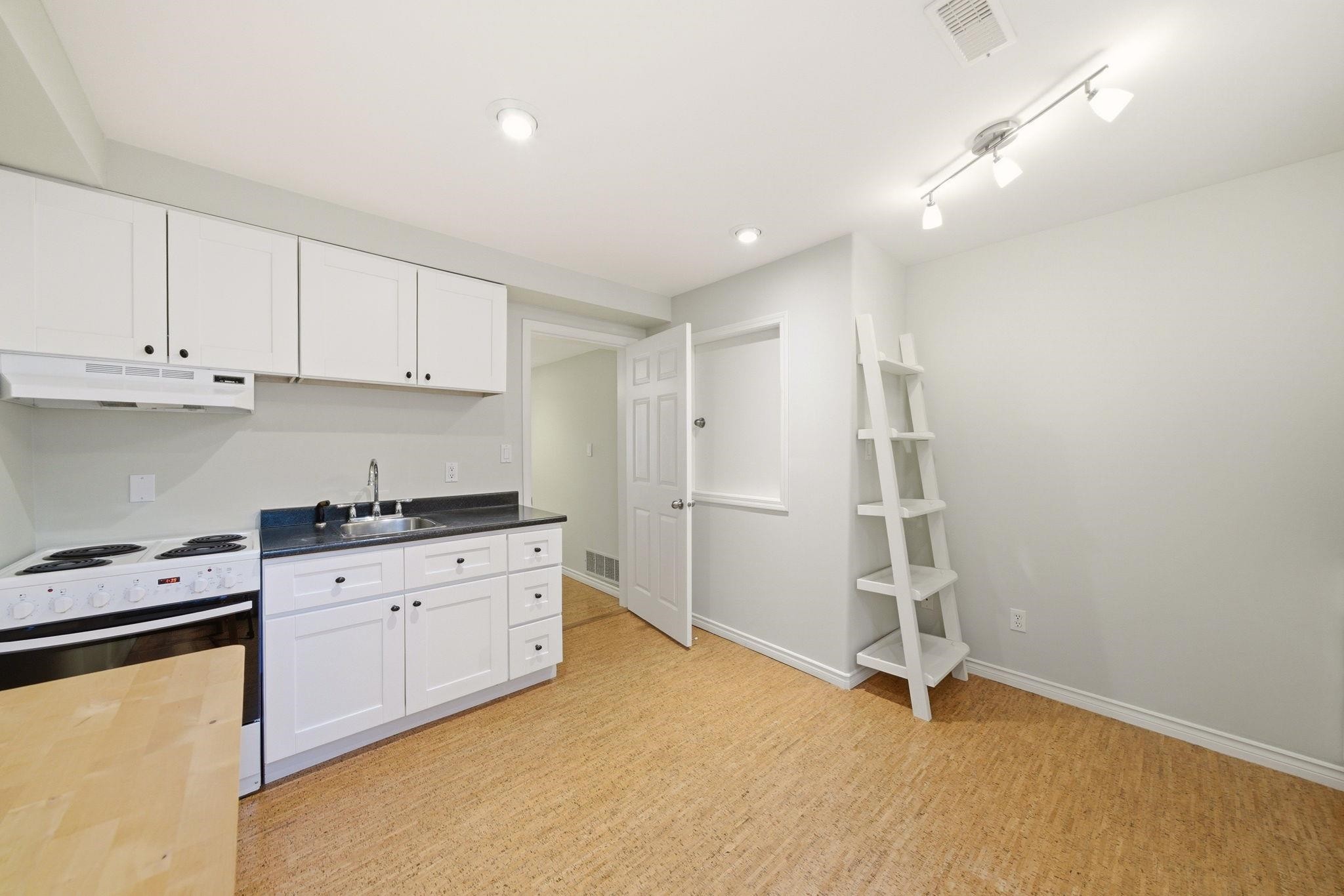 1181 Keith Road, West Vancouver, BC