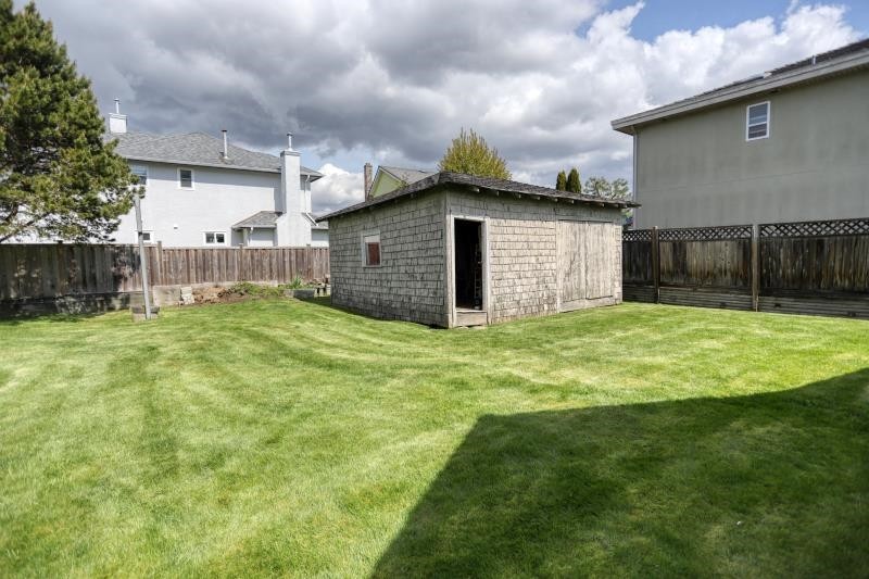 5211 Maple Road, Richmond, BC - Outdoor