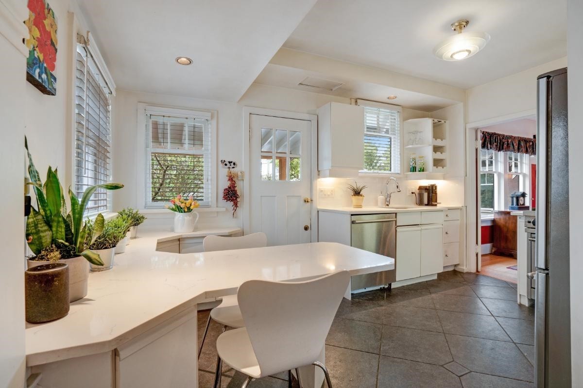 3771 31St Avenue W, Vancouver, BC