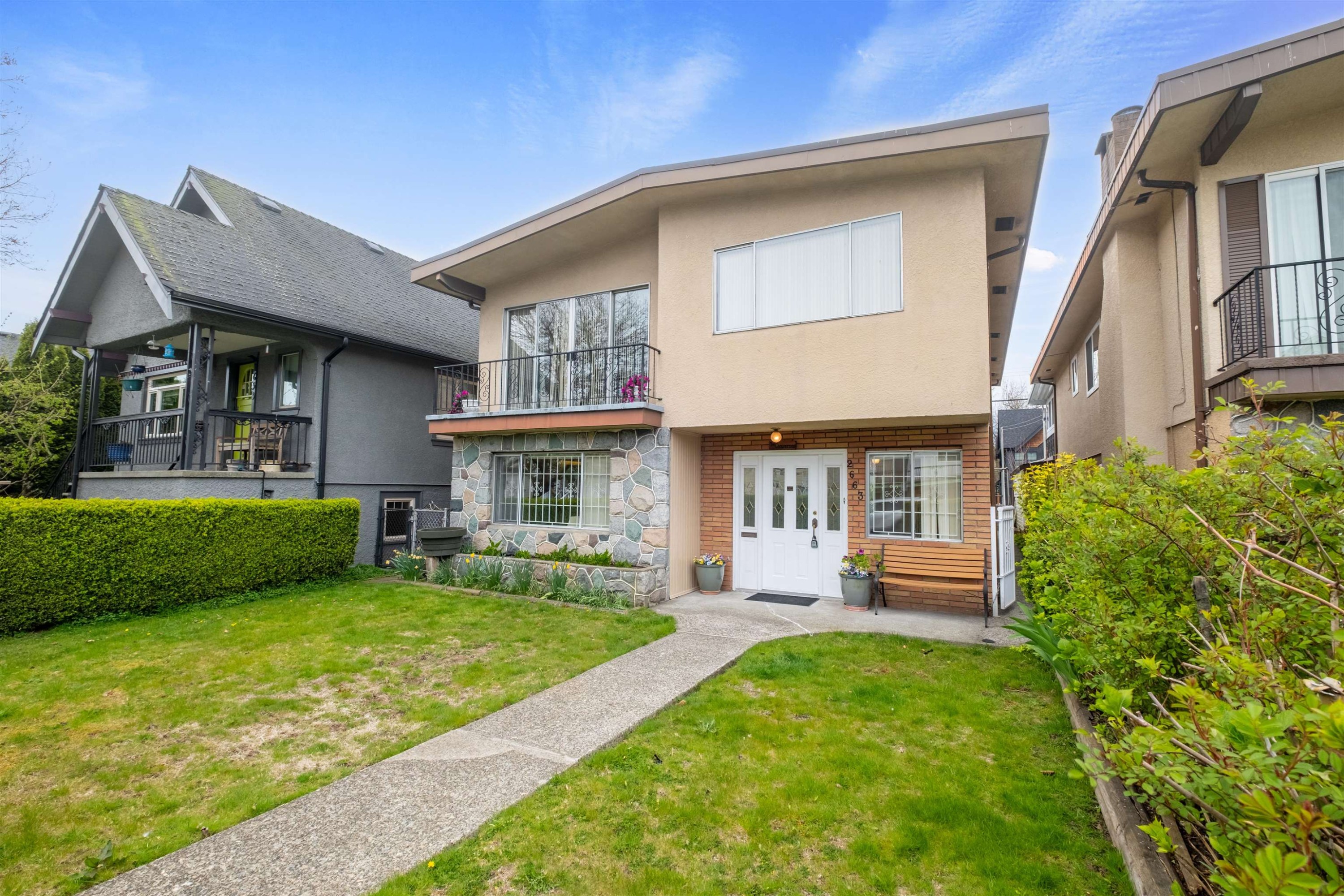 2663 Dundas Street, Vancouver, BC