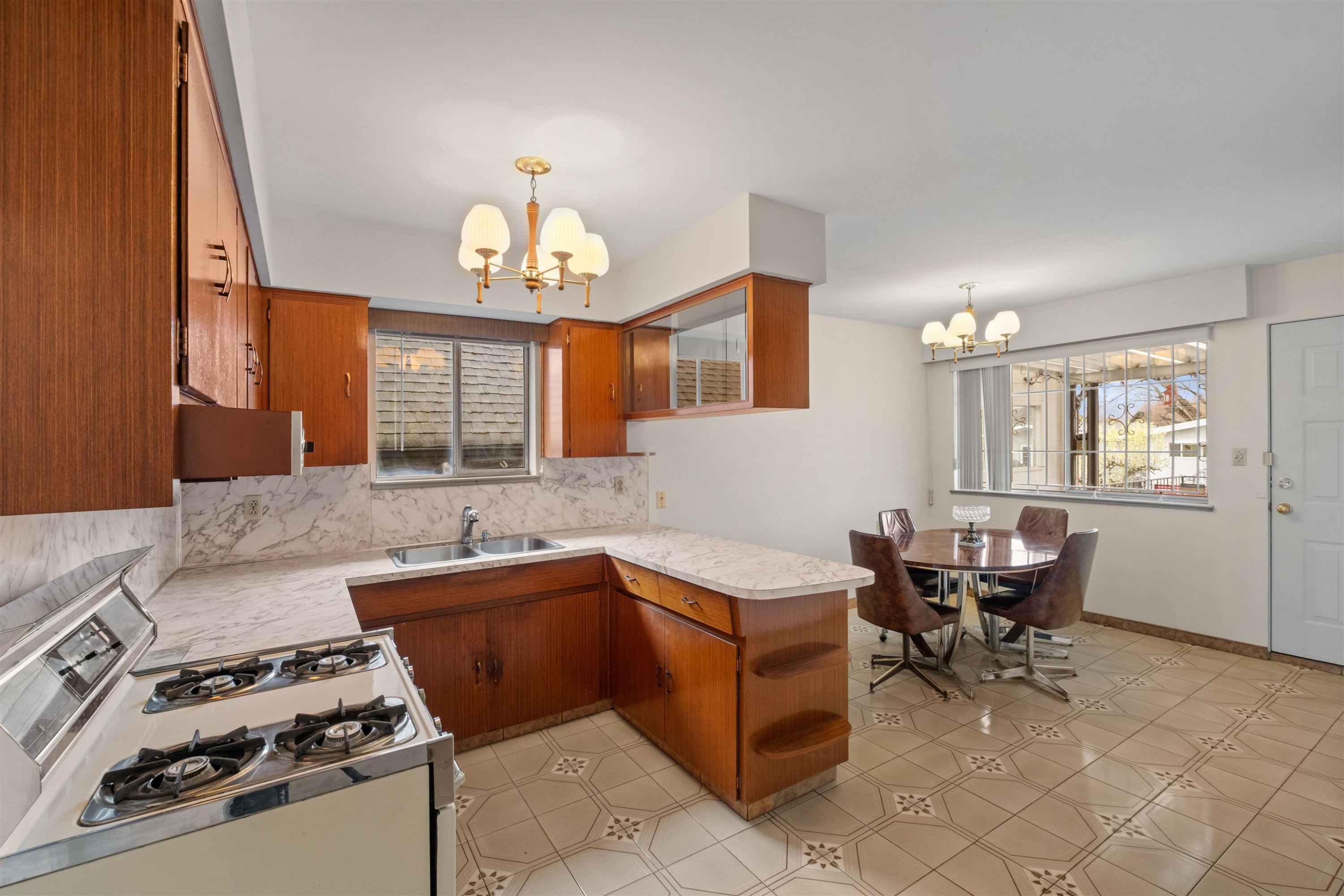 2663 Dundas Street, Vancouver, BC