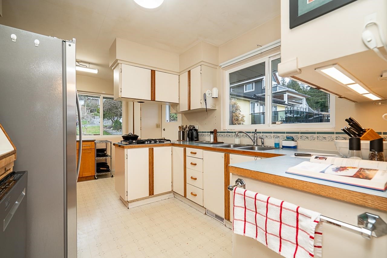 320 Seaforth Crescent, Coquitlam, BC