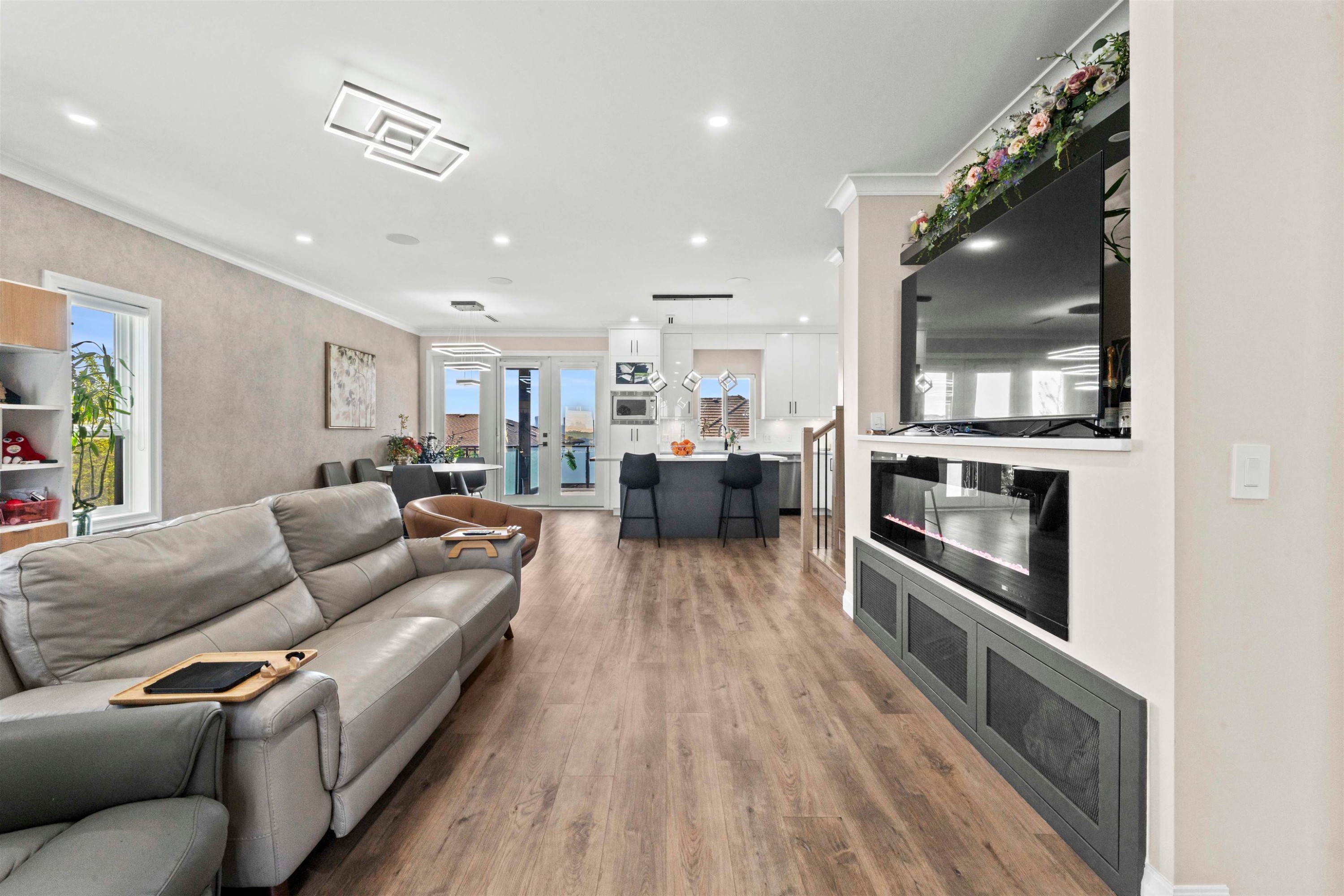 1038 Stewart Avenue, Coquitlam, BC