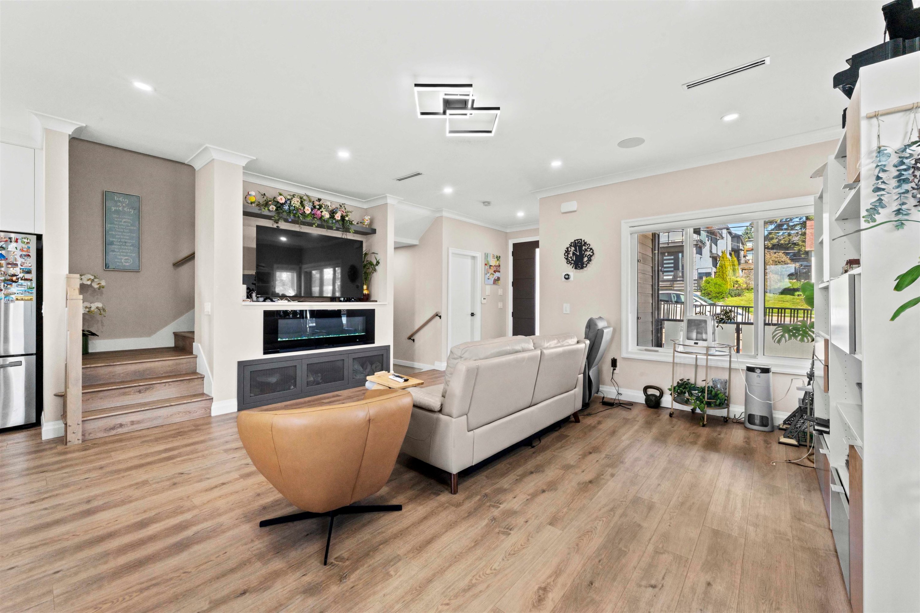 1038 Stewart Avenue, Coquitlam, BC