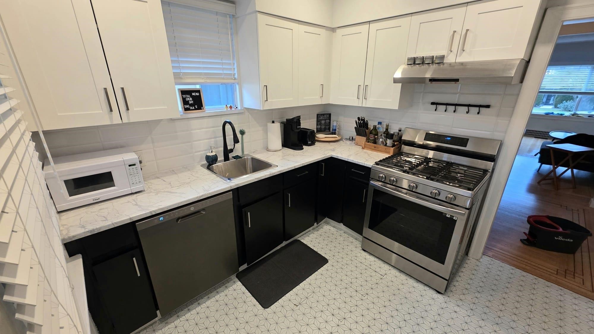2622 Charles Street, Vancouver, BC