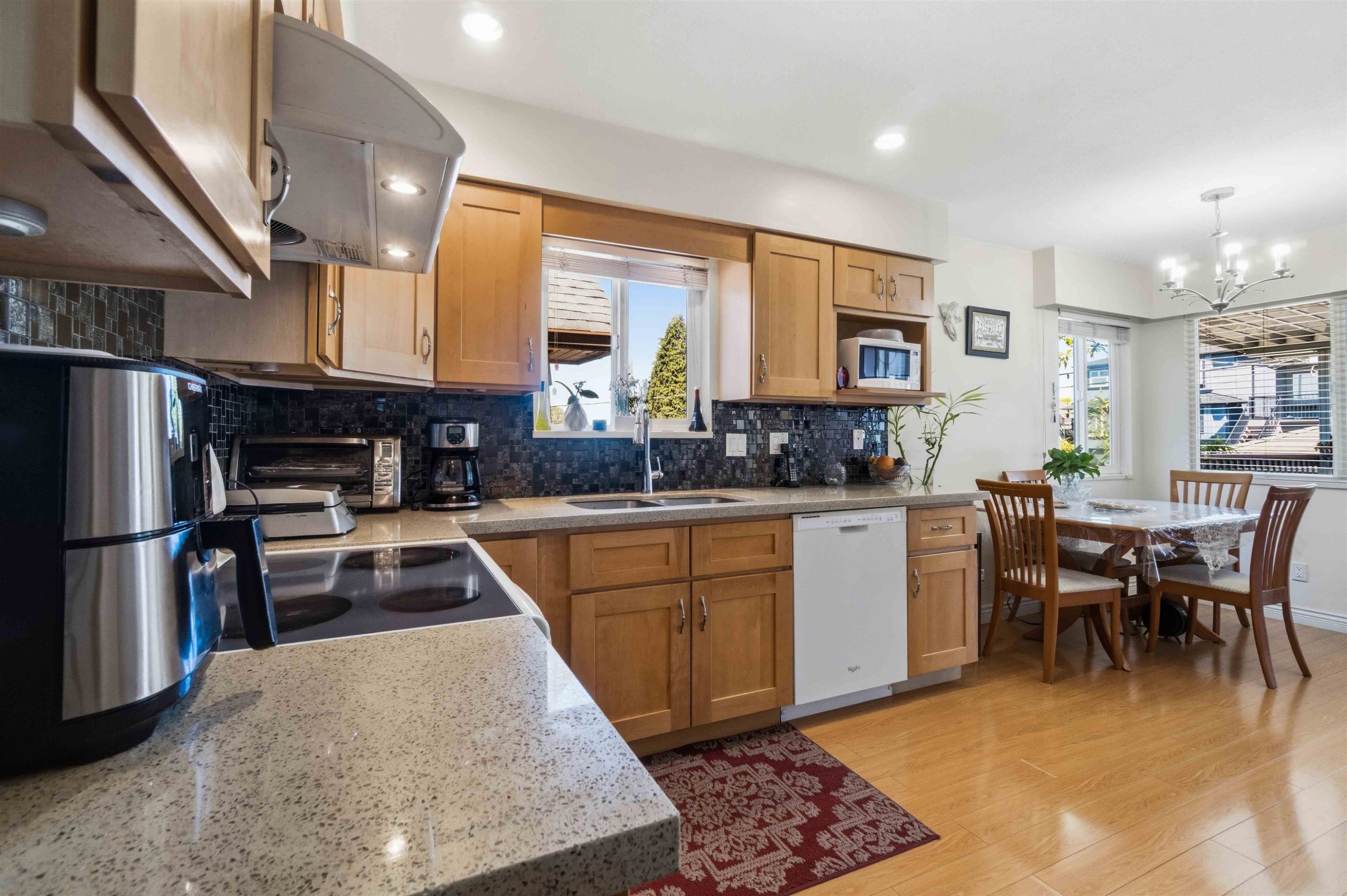549 56Th Avenue E, Vancouver, BC