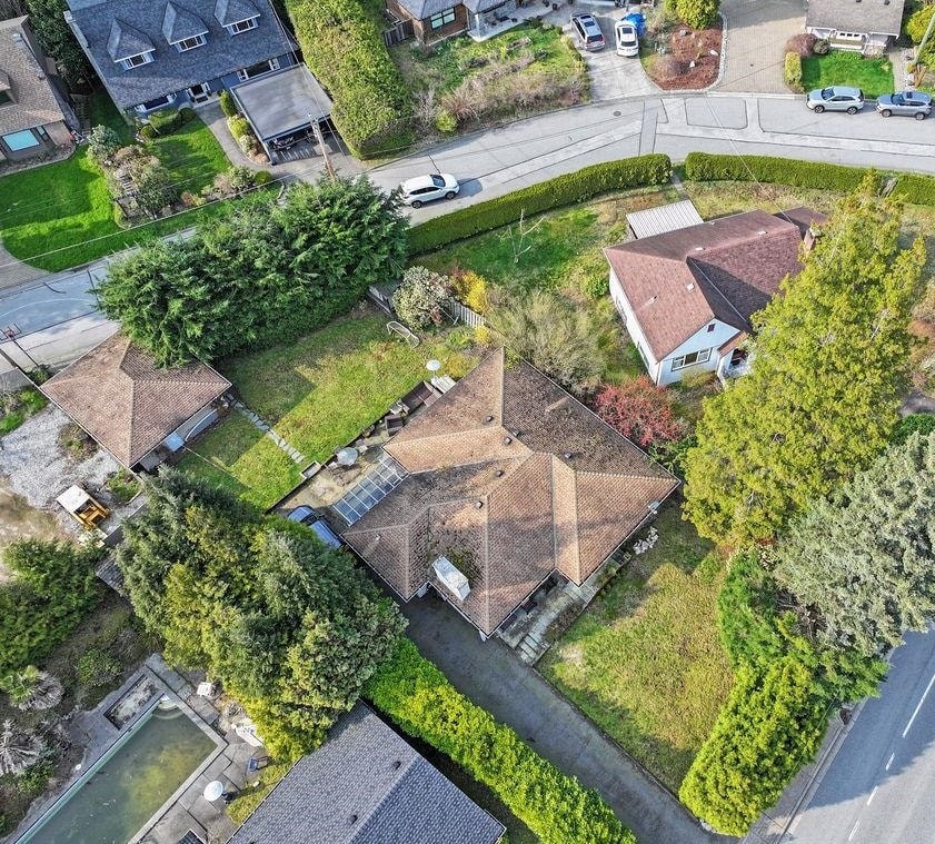 3955 Highland Boulevard, North Vancouver, BC