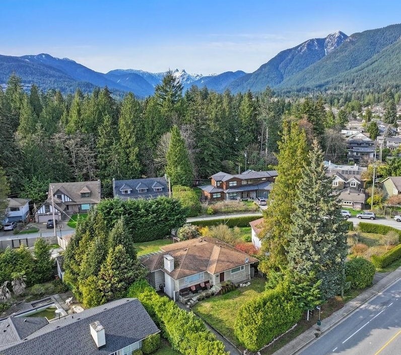 3955 Highland Boulevard, North Vancouver, BC