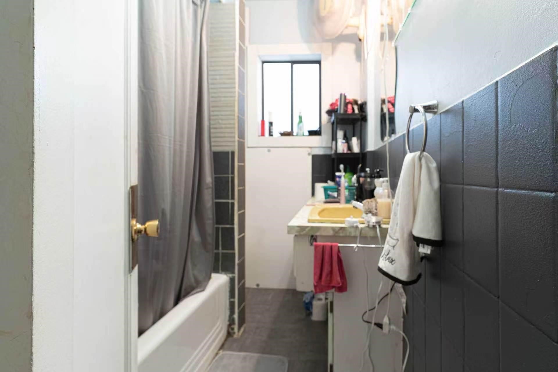 4229 Victoria Drive, Vancouver, BC