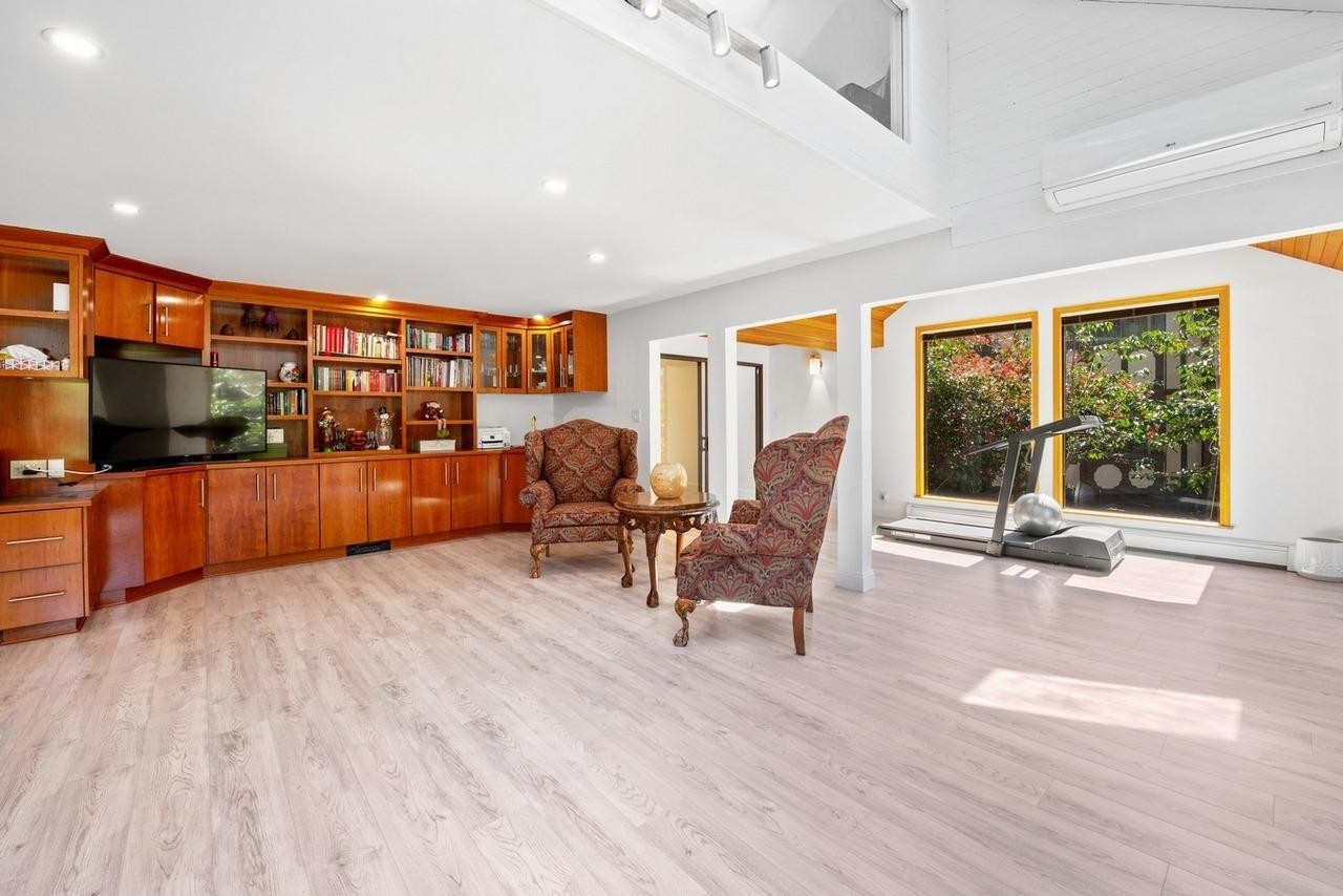 5260 Kew Road, West Vancouver, BC