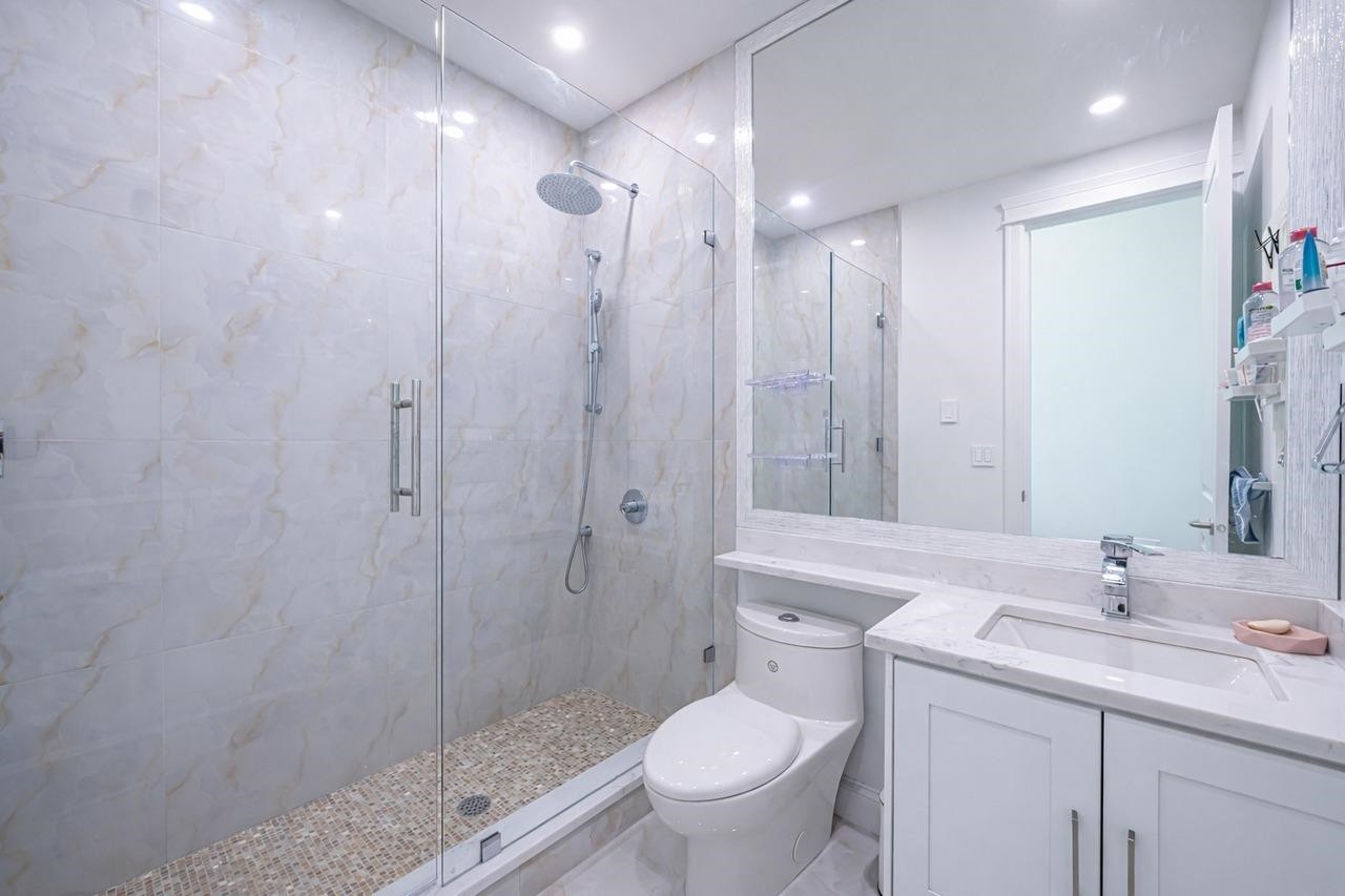 5260 Kew Road, West Vancouver, BC