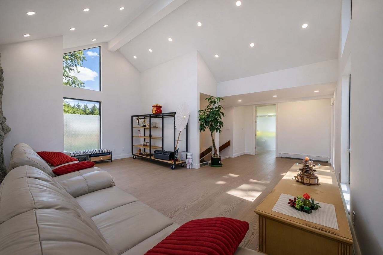 5260 Kew Road, West Vancouver, BC