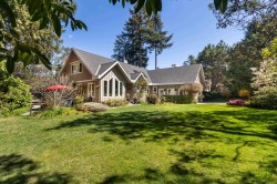 10040 Wescan Road Halfmoon Bay, BC V0N 1Y2