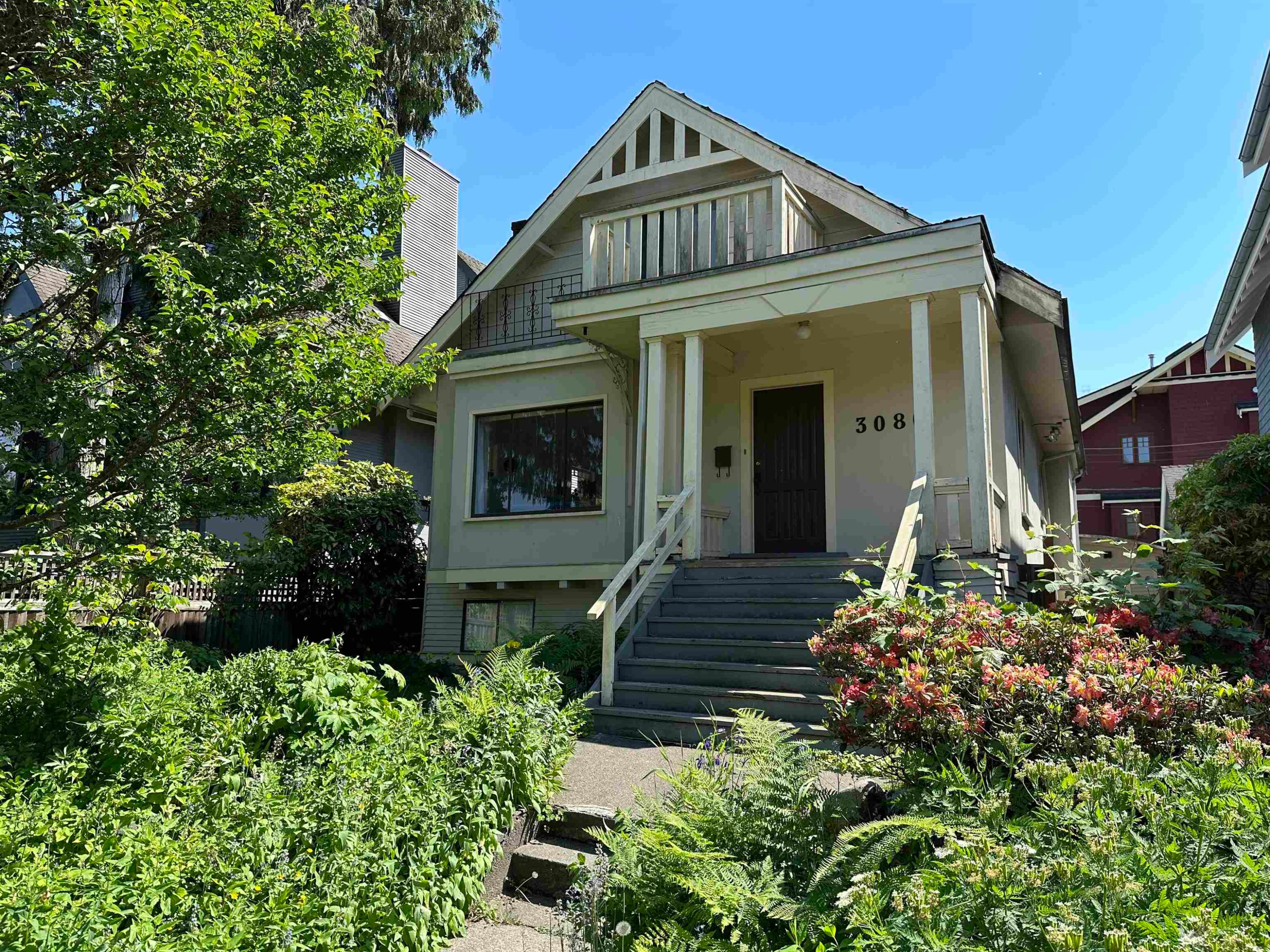 3086 2Nd Avenue W, Vancouver, BC