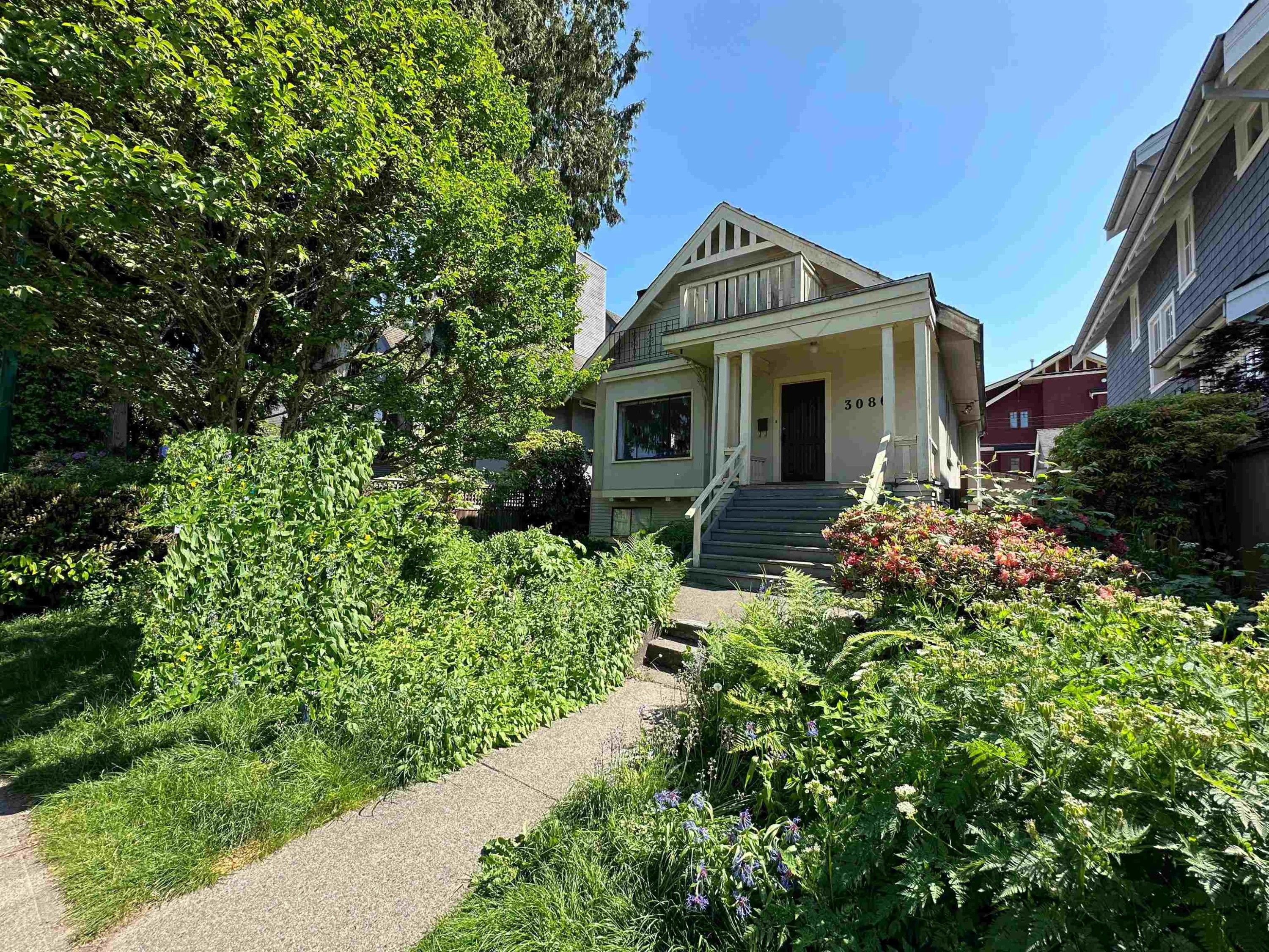 3086 2Nd Avenue W, Vancouver, BC