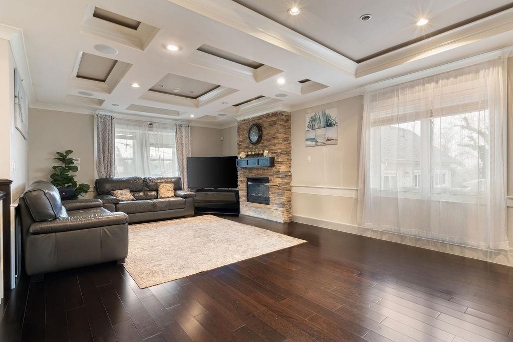 8363 Victoria Drive, Vancouver, BC