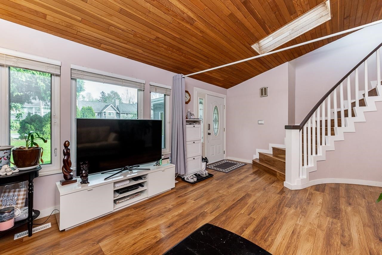 1136 Lansdowne Drive, Coquitlam, BC