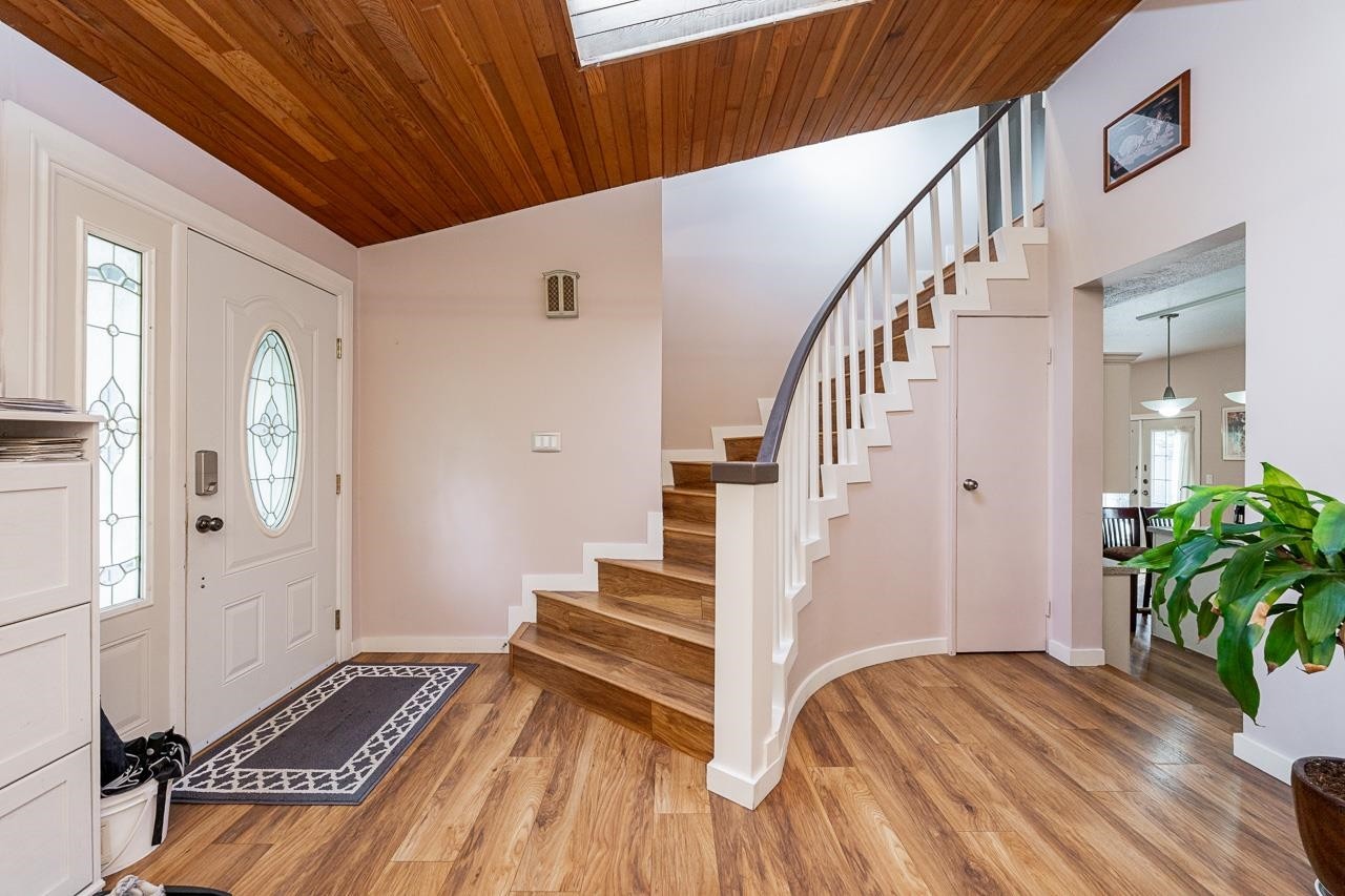 1136 Lansdowne Drive, Coquitlam, BC