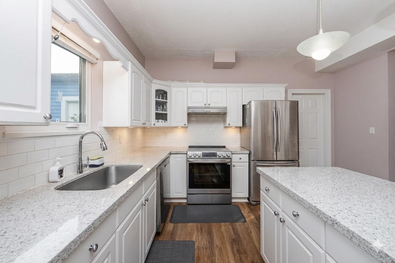 1136 Lansdowne Drive, Coquitlam, BC