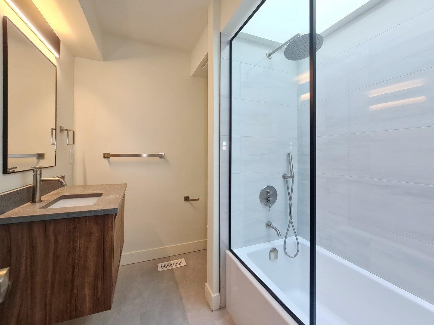 790 68Th Avenue W, Vancouver, BC