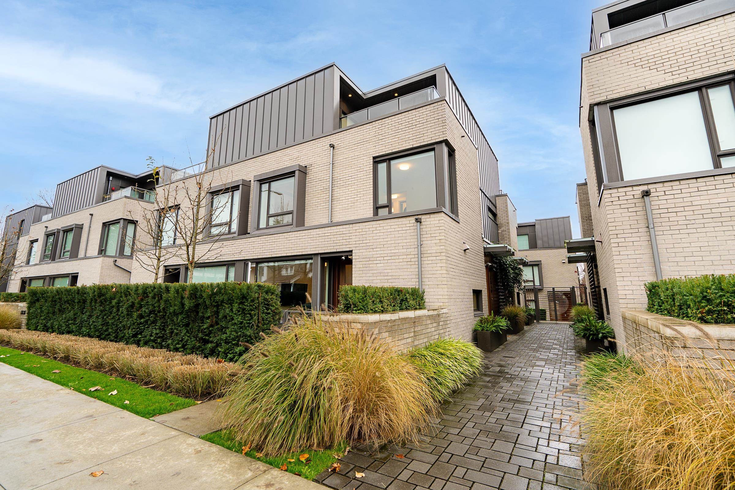 6840 Oak Street, Vancouver, BC