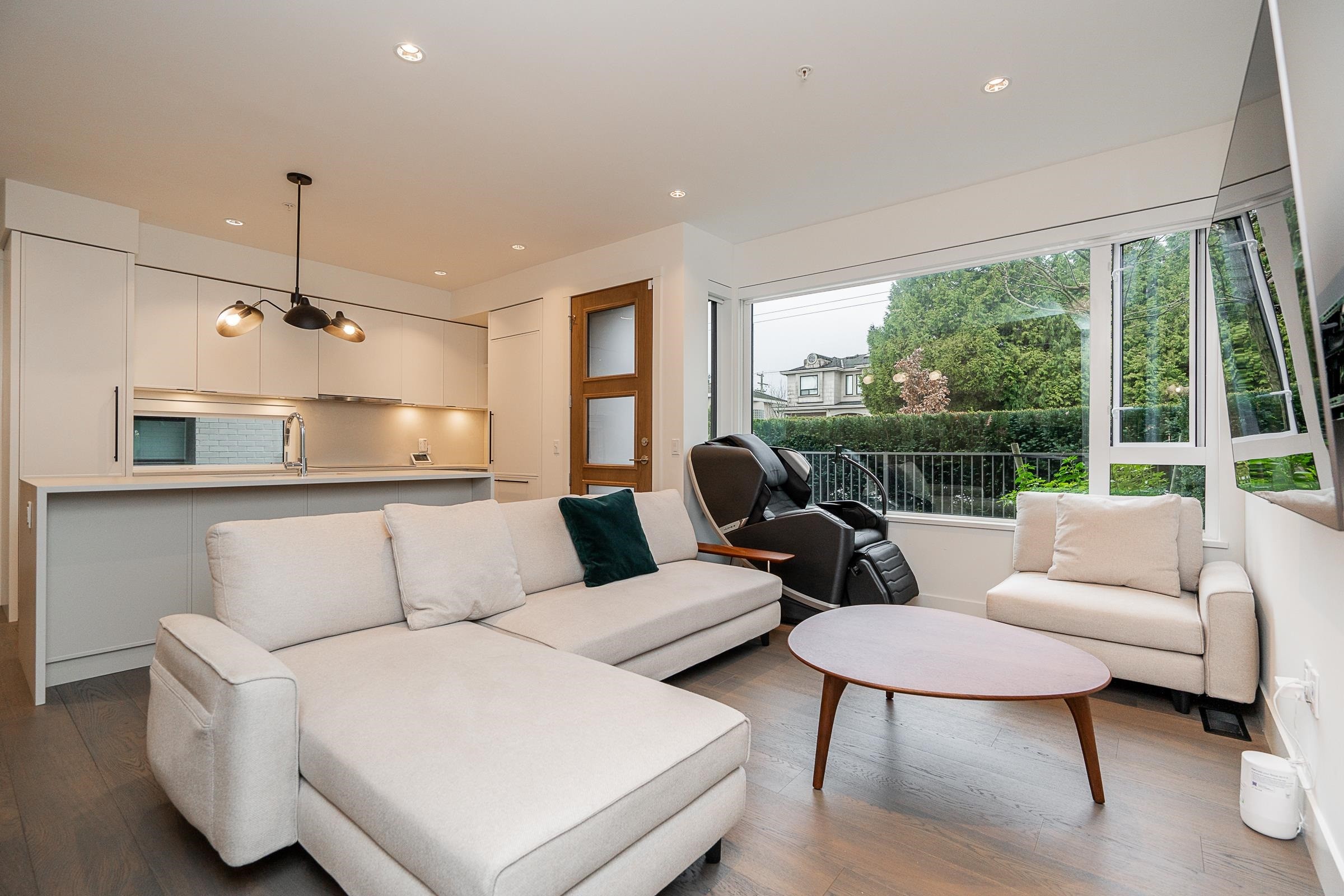 6840 Oak Street, Vancouver, BC