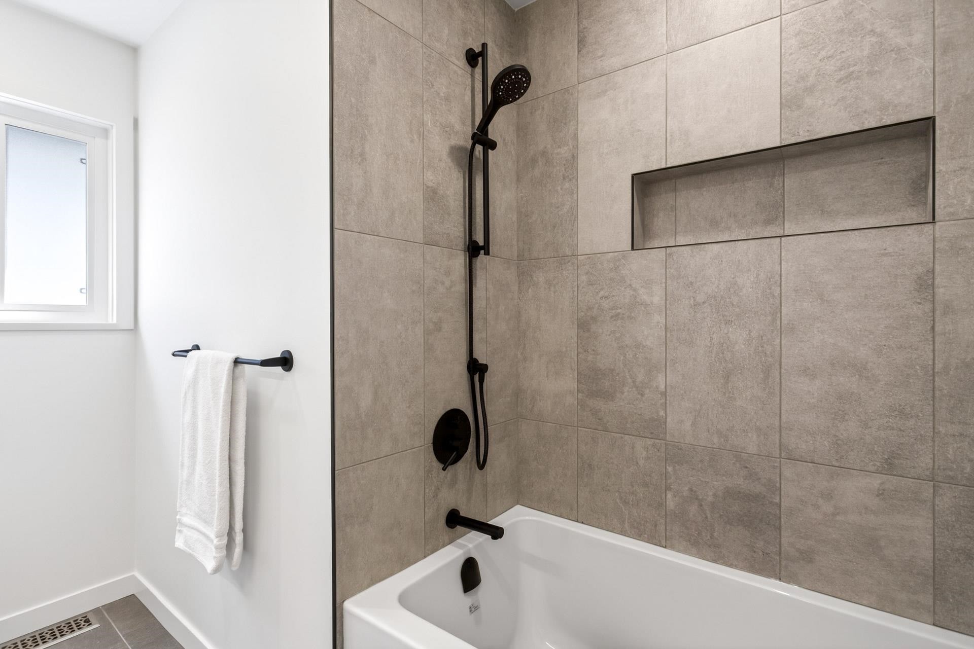 2085 Waverley Avenue, Vancouver, BC