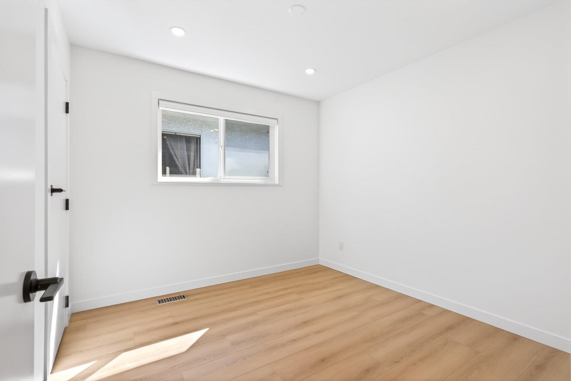 2085 Waverley Avenue, Vancouver, BC