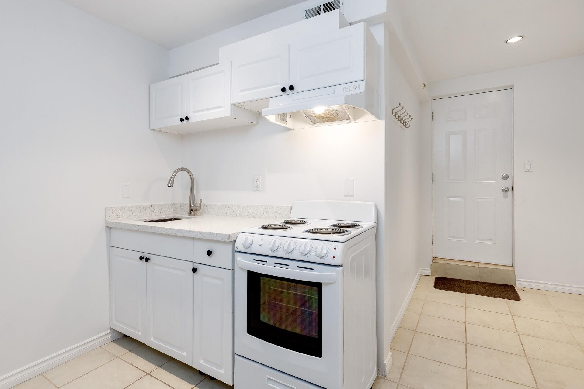 2085 Waverley Avenue, Vancouver, BC