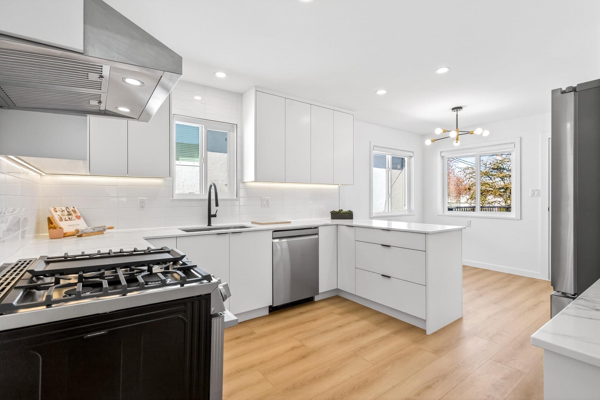 2085 Waverley Avenue, Vancouver, BC