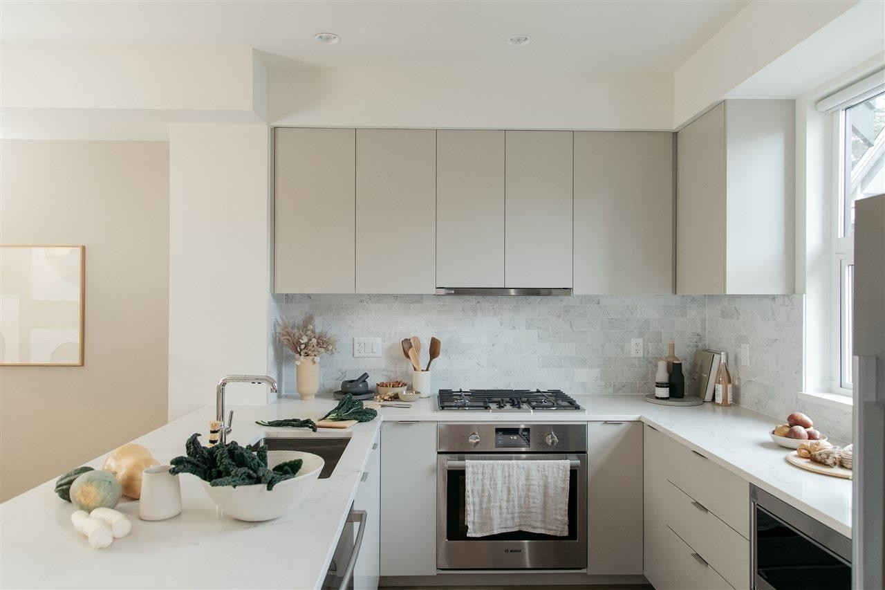 7893 Oak Street, Vancouver, BC