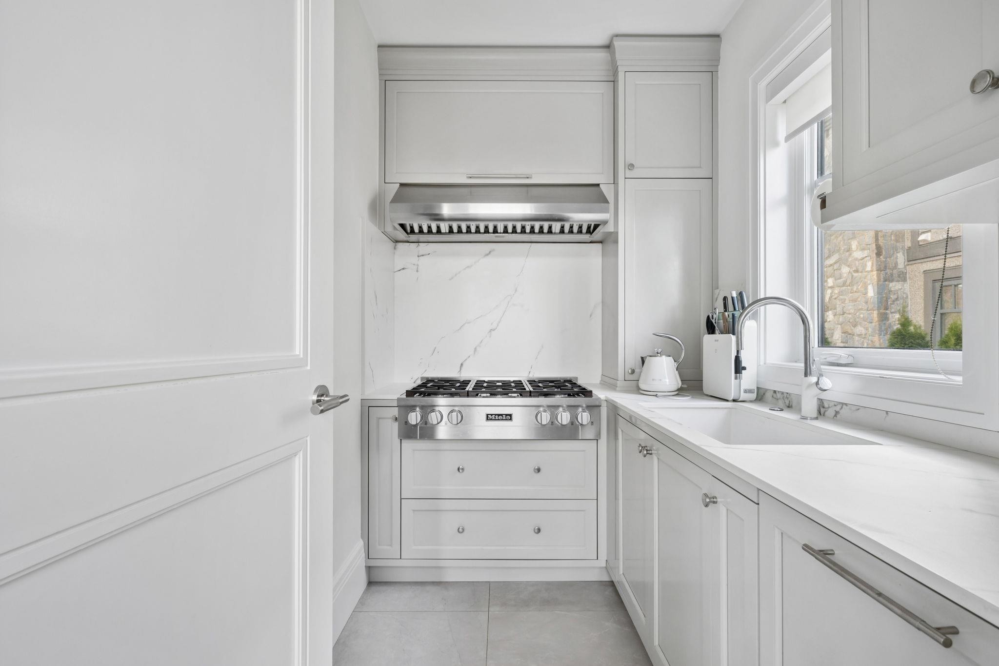 4021 28Th Avenue W, Vancouver, BC