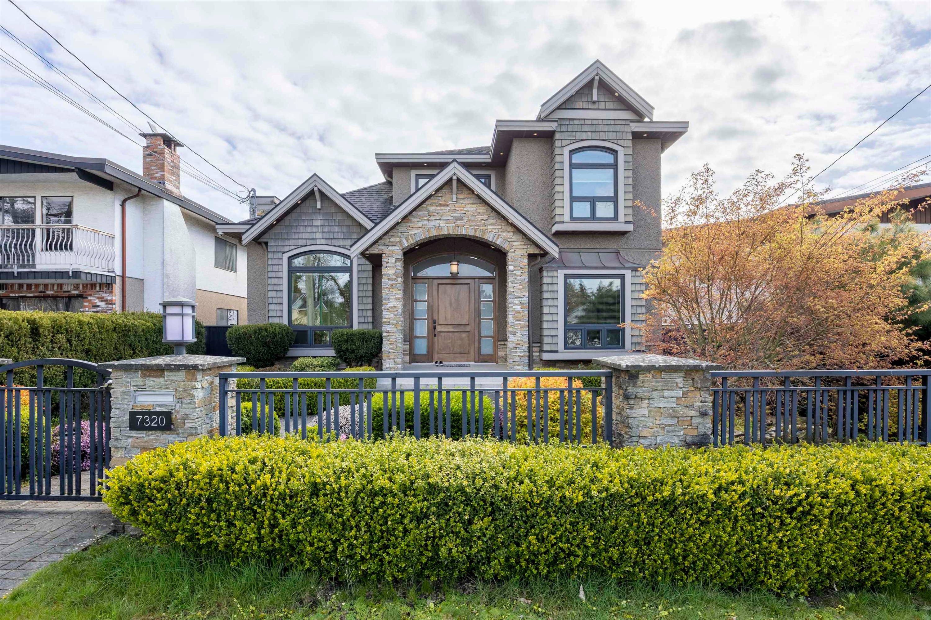 7320 Dow Avenue, Burnaby, BC - Outdoor With Facade