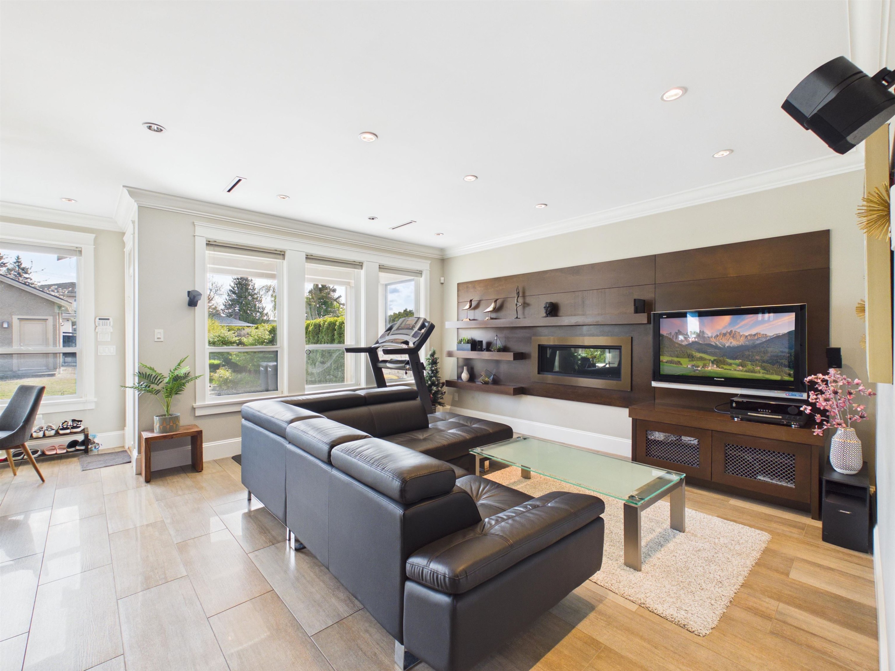 7320 Dow Avenue, Burnaby, BC - Indoor Photo Showing Other Room