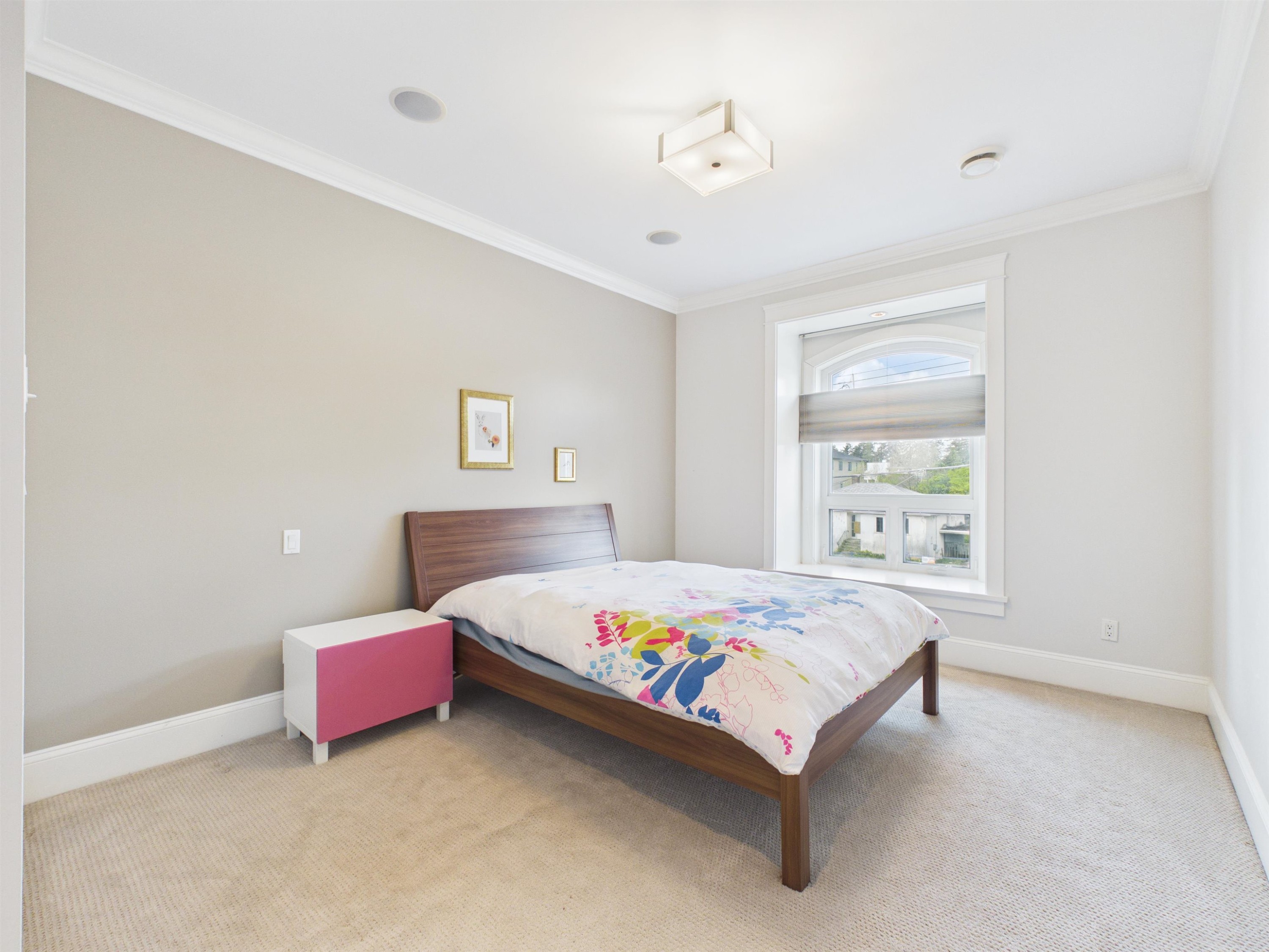 7320 Dow Avenue, Burnaby, BC - Indoor Photo Showing Bedroom